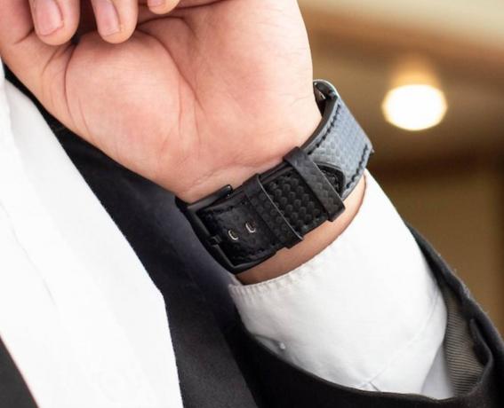 Облечете се като шеф, без да счупите банката. Вземете модерната щампа на Carterjett с релефна кожа от Apple Watch.
