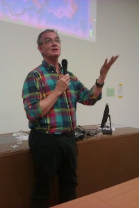 ستيفن فريند في محاضرة عام 2013. الصورة: ويكيبيديا