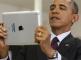 הנשיא אובמה מצלם וידאו באמצעות אייפד כדי להראות את חשיבות הלמידה הדיגיטלית