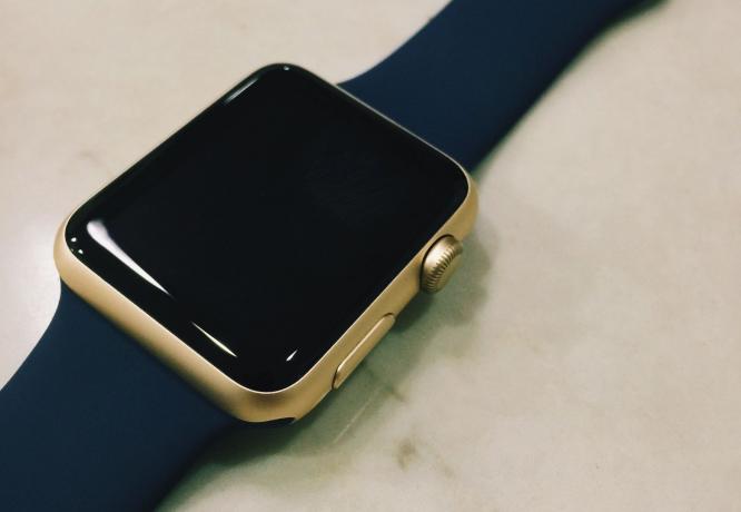 Zlaté Apple Watch