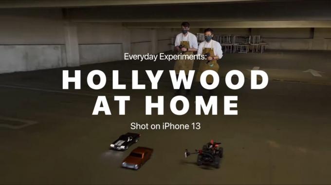 'Hollywood at Home' 비디오는 작은 소품과 iPhone 13으로 큰 장면을 촬영하는 방법을 보여줍니다.