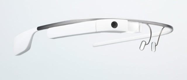 Google Glass geri dönecek.