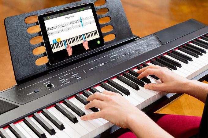 Ова апликација са АИ -ом ће вам помоћи да научите и савладате клавир