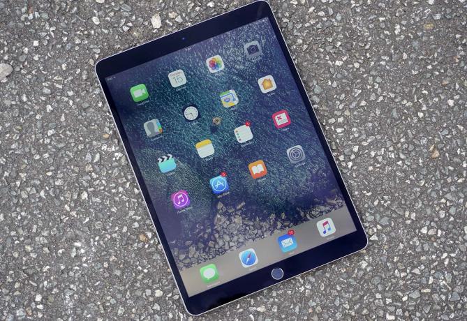 ახალი 10.5 დიუმიანი iPad Pro თქვენს ხელთაა საშინელი ძალა.