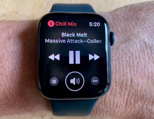 Музыкальное приложение Apple Watch Series 4