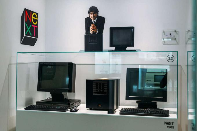 A Steve Jobs cég NeXT számítógépei akkor indultak el, amikor kiszorították az Apple -ből.