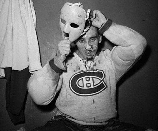Jacques Plante fez história em 1959 quando se recusou a jogar após uma lesão facial sem máscara protetora.