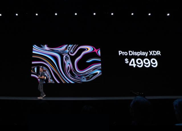 적어도 Pro Display XDR은 43,000달러가 들지 않았습니다.