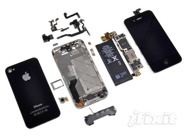 iFixit이 범인은 아니지만 일부 사기꾼들은 오래된 iPhone의 내장을 가져와서 새로운 Frankenstein iPhone을 만들고 있습니다.