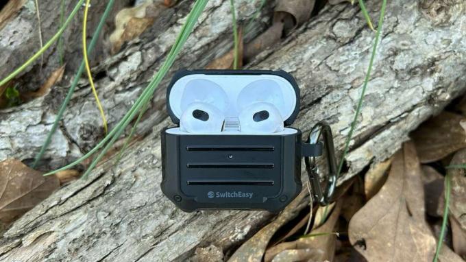 SwitchEasy Odyssey Rugged Utility Protective AirPod 3 Case огляд