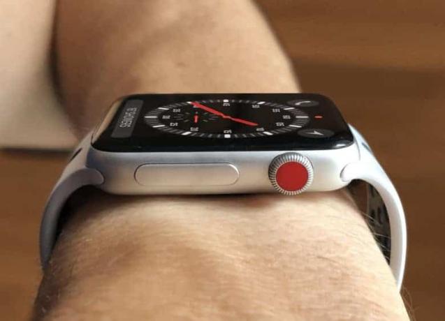 hodinky Apple série 4