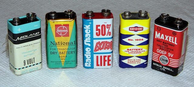 Membawa banyak dan banyak baterai. Foto Flickr/Prancis 1978