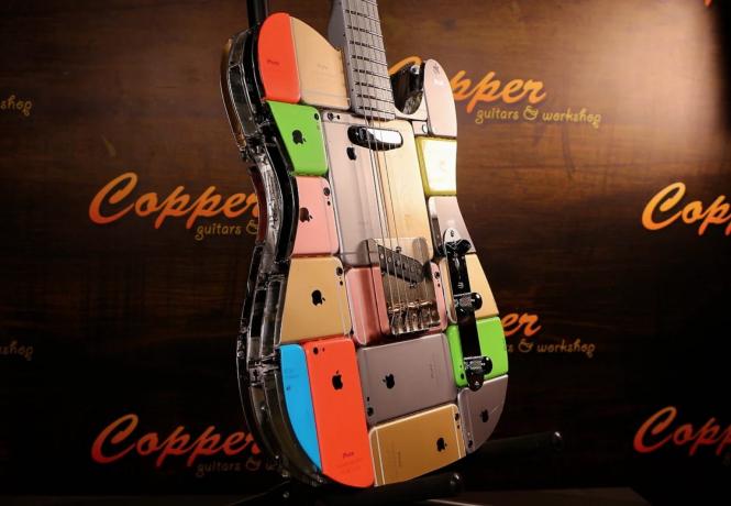 Tämä Copper Guitarsin räätälöity iPhone -kitara on kaikkien aikojen rokkaavin iPhone -modi.