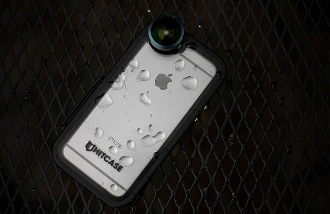 Hitcase Pro 2.0, რომელიც ნაჩვენებია სუპერ ფართო ობიექტივით, უკვე ხელმისაწვდომია iPhone 6, 6s და 7-ისთვის Kickstarter– ზე.