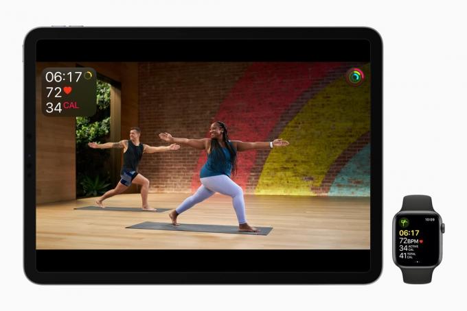 Ο νέος εκπαιδευτής Apple Fitness+ Jonelle Lewis θα ηγηθεί των προπονήσεων γιόγκα.